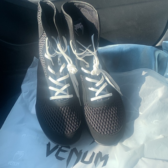 Venum Unisex High-Top Boxing Shoe, Black White, Size 10.5 NWT - Picture 16 of 16